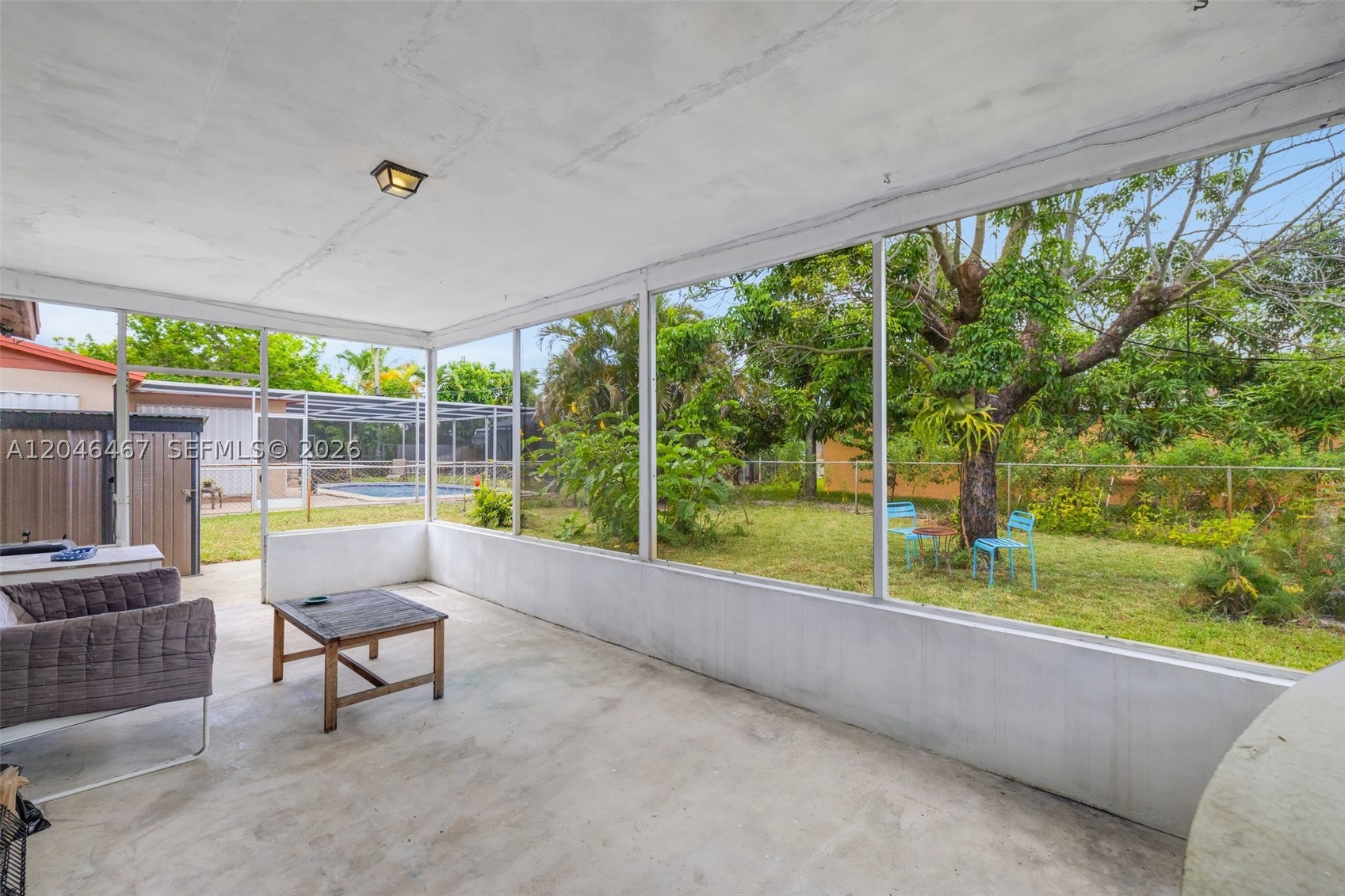 LAUDERDALE LAKES EAST GAT - Residential