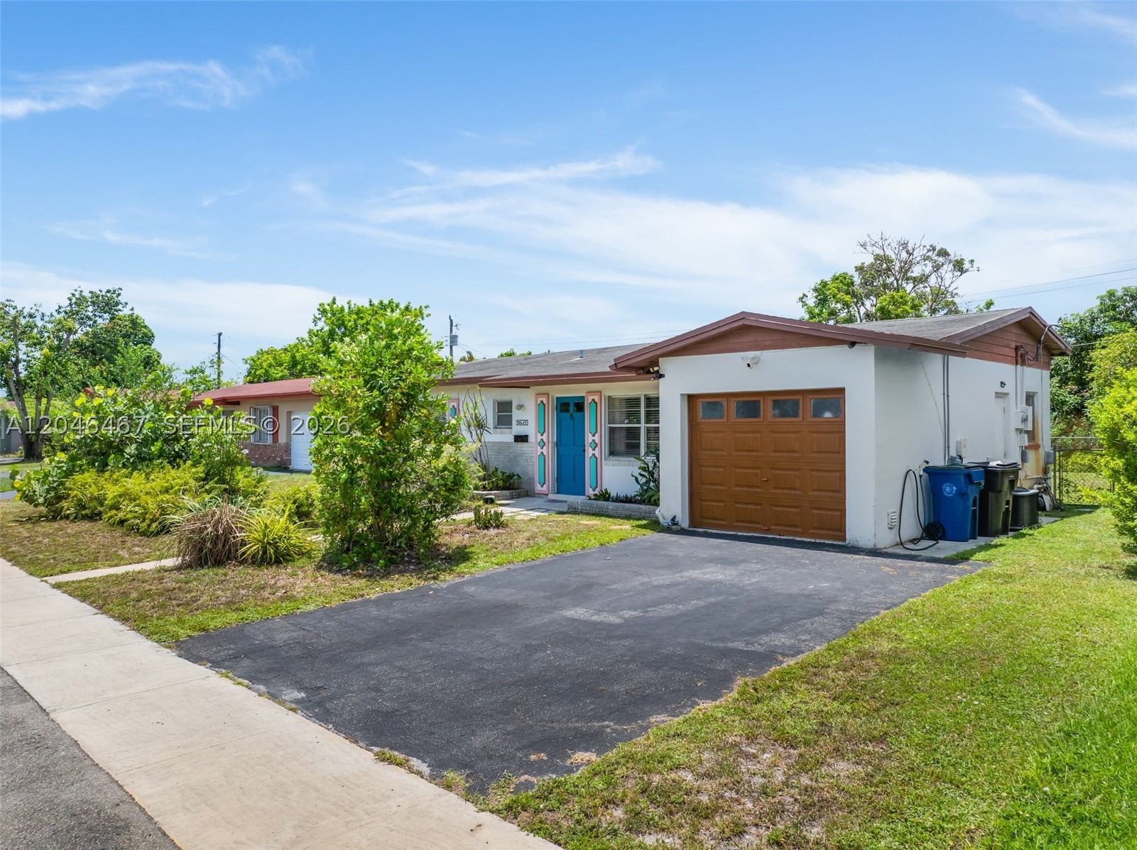 LAUDERDALE LAKES EAST GAT - Residential