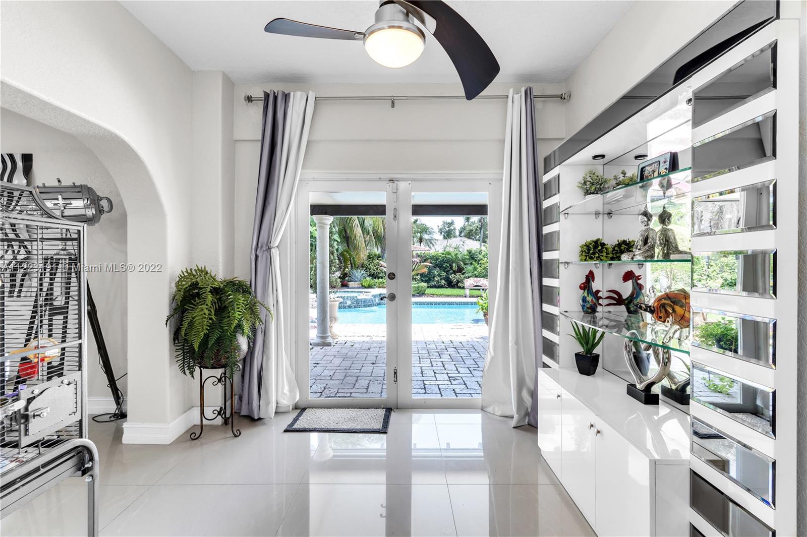 Royal Gardens Estate - Residential