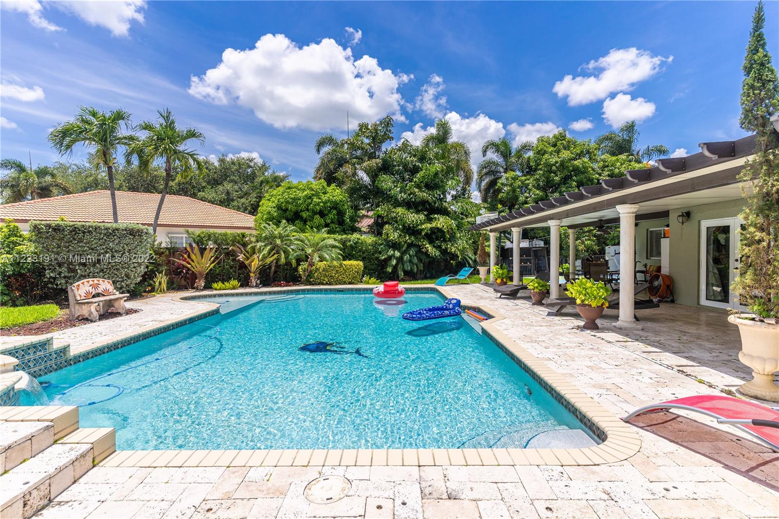 Royal Gardens Estate - Residential