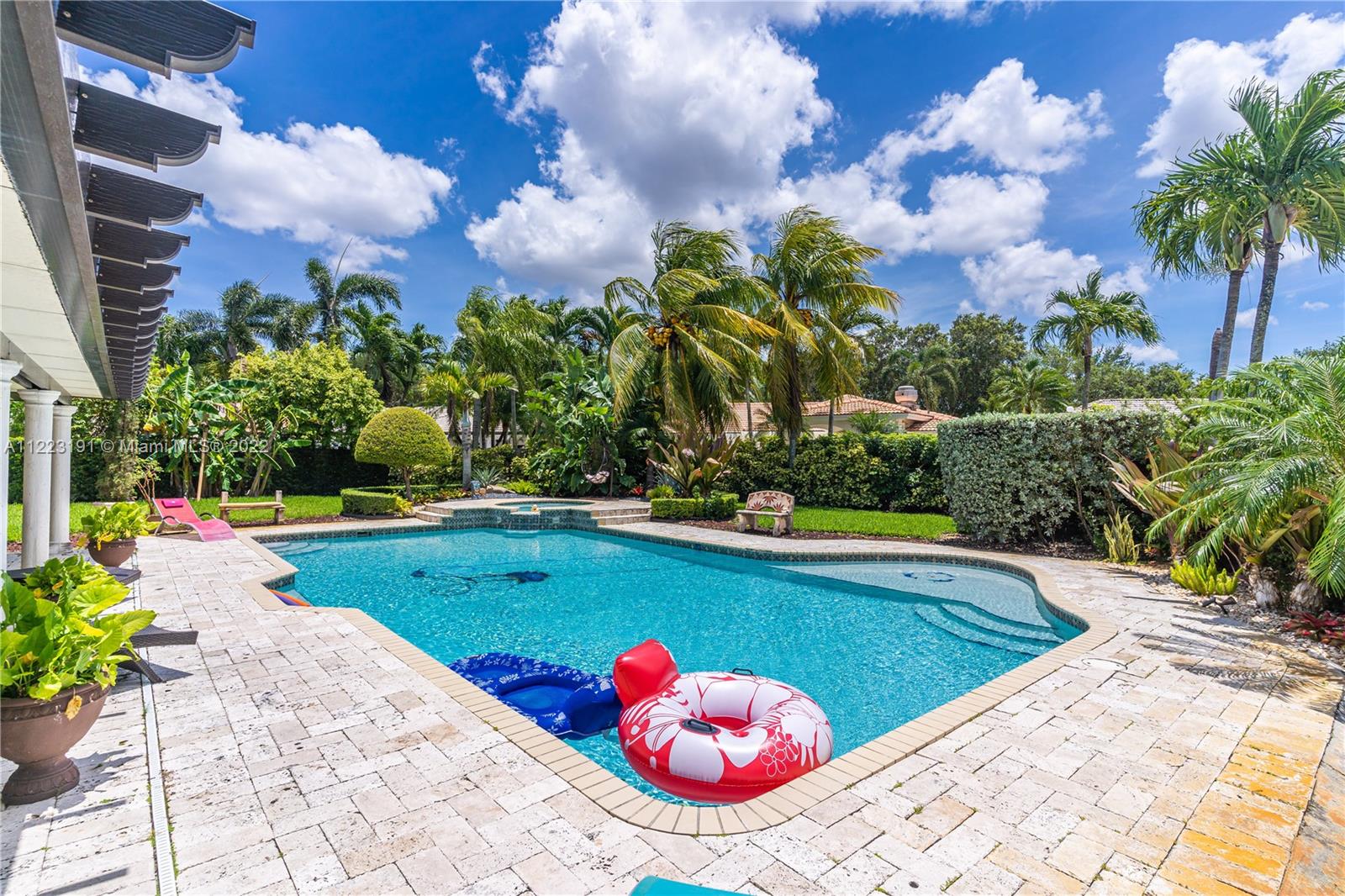 Royal Gardens Estate - Residential