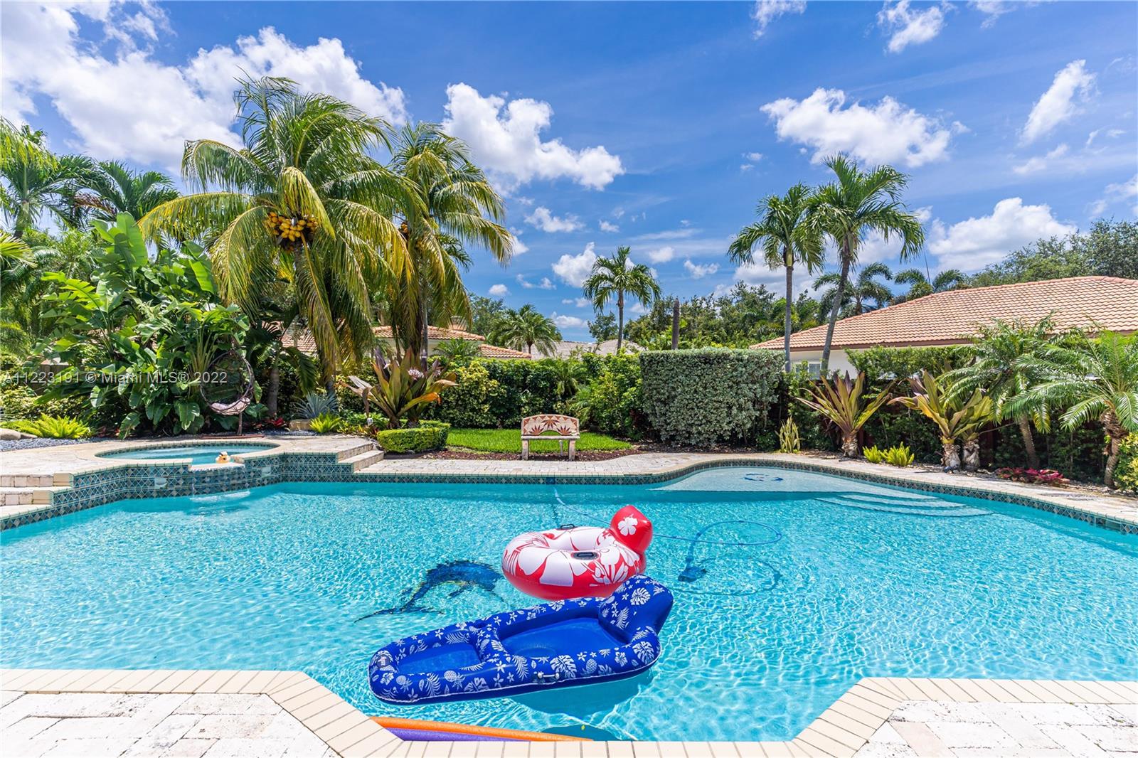 Royal Gardens Estate - Residential