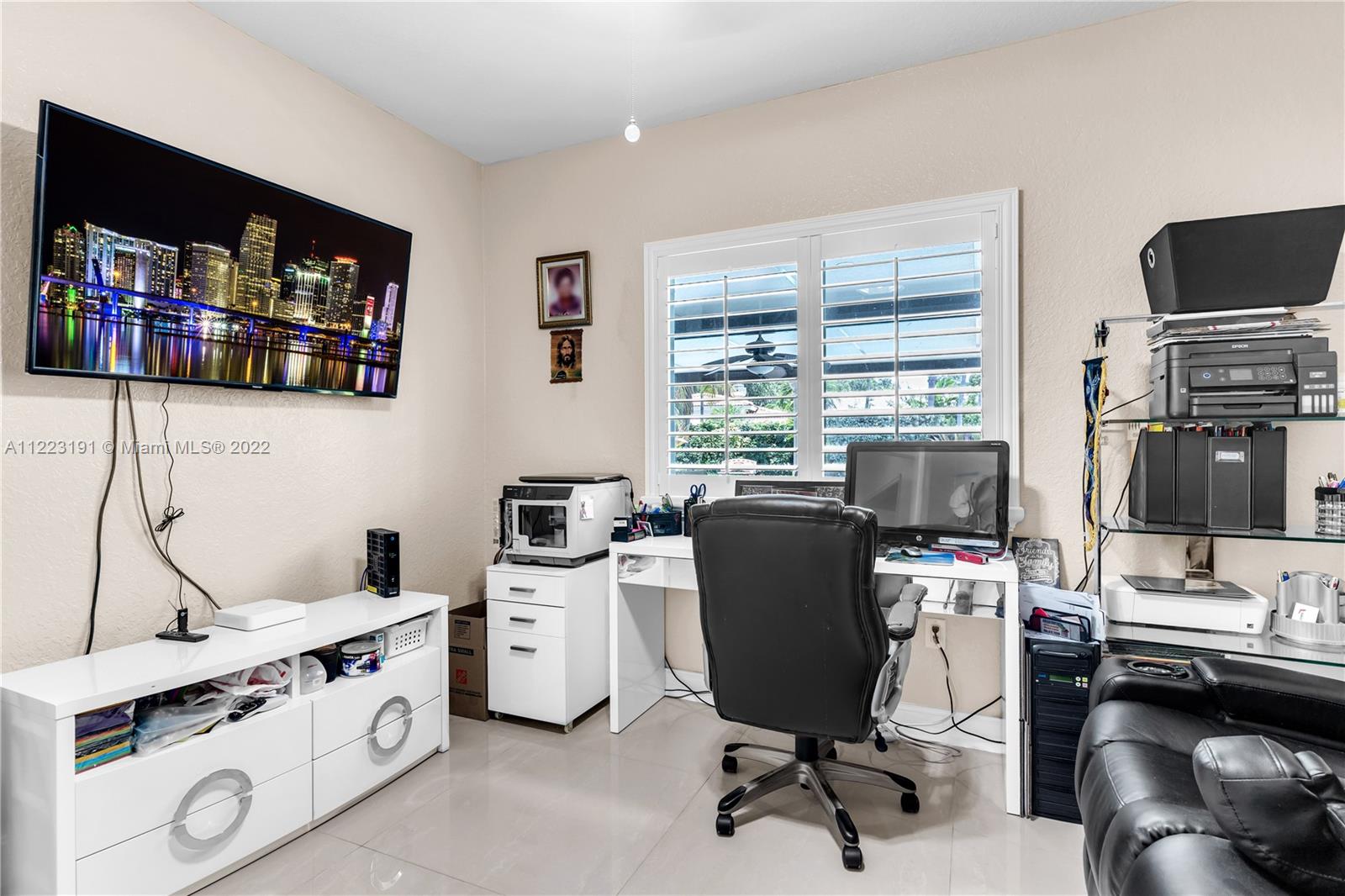 Royal Gardens Estate - Residential