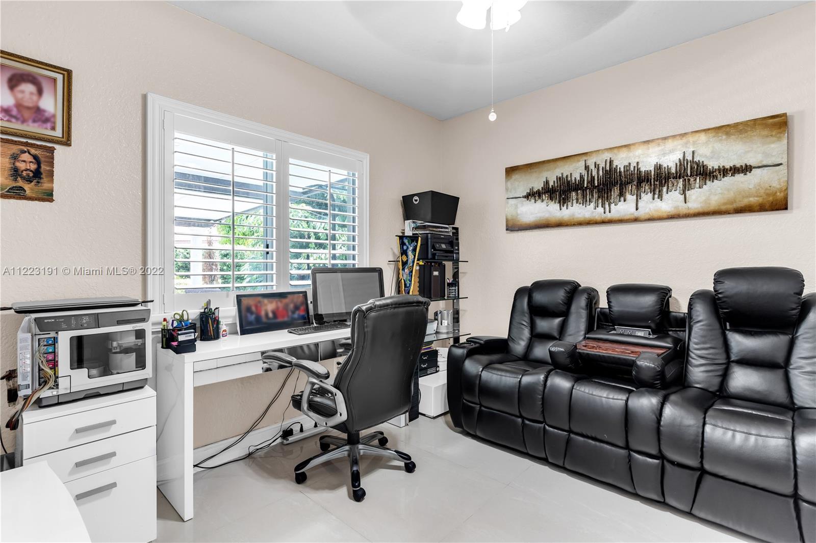 Royal Gardens Estate - Residential