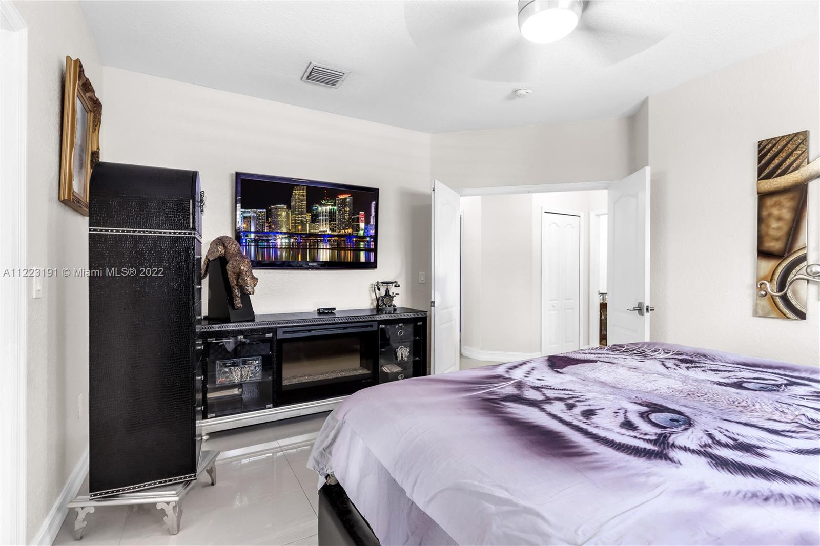 Royal Gardens Estate - Residential