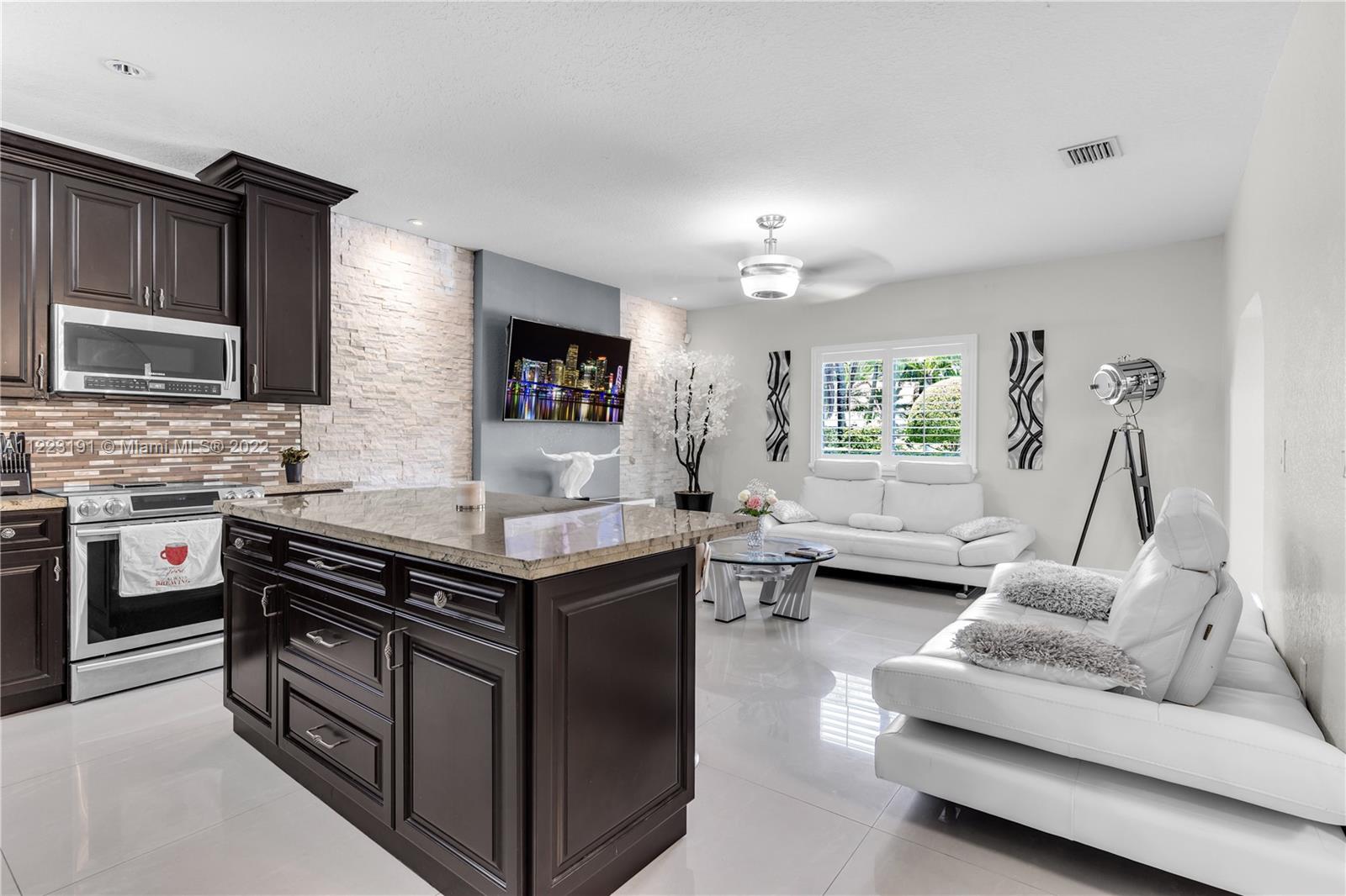 Royal Gardens Estate - Residential