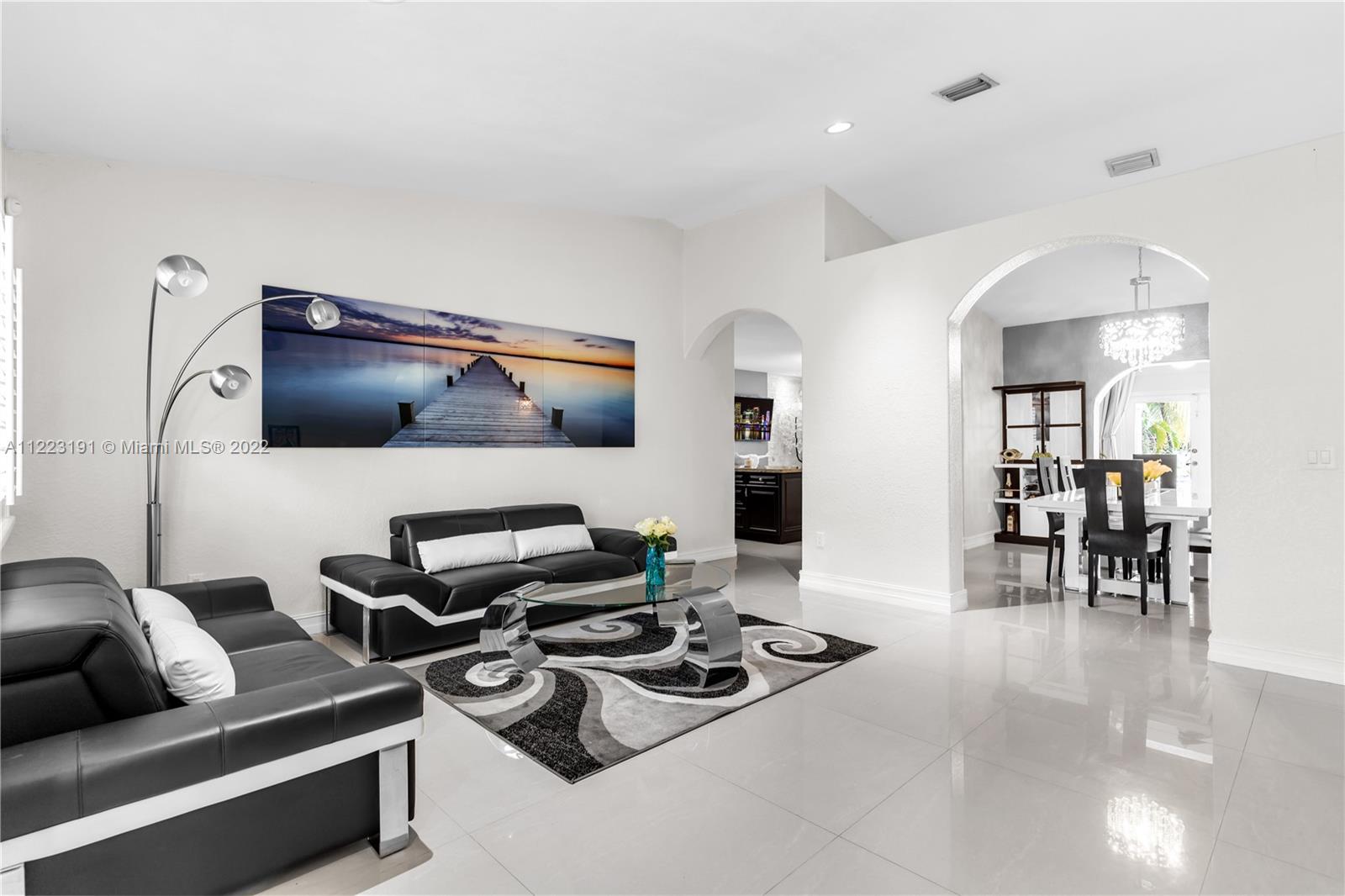 Royal Gardens Estate - Residential