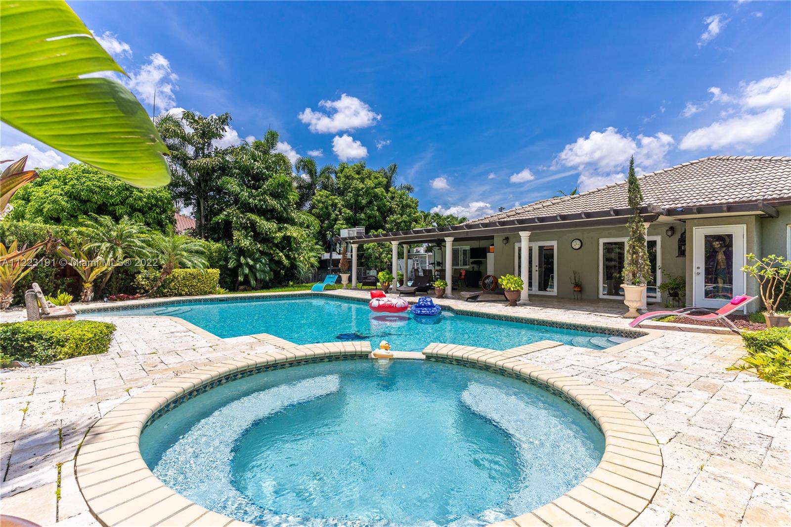 Royal Gardens Estate - Residential
