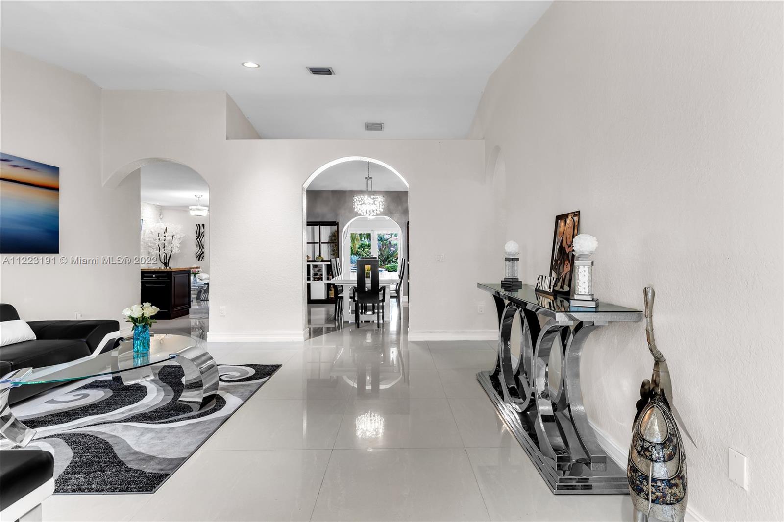 Royal Gardens Estate - Residential