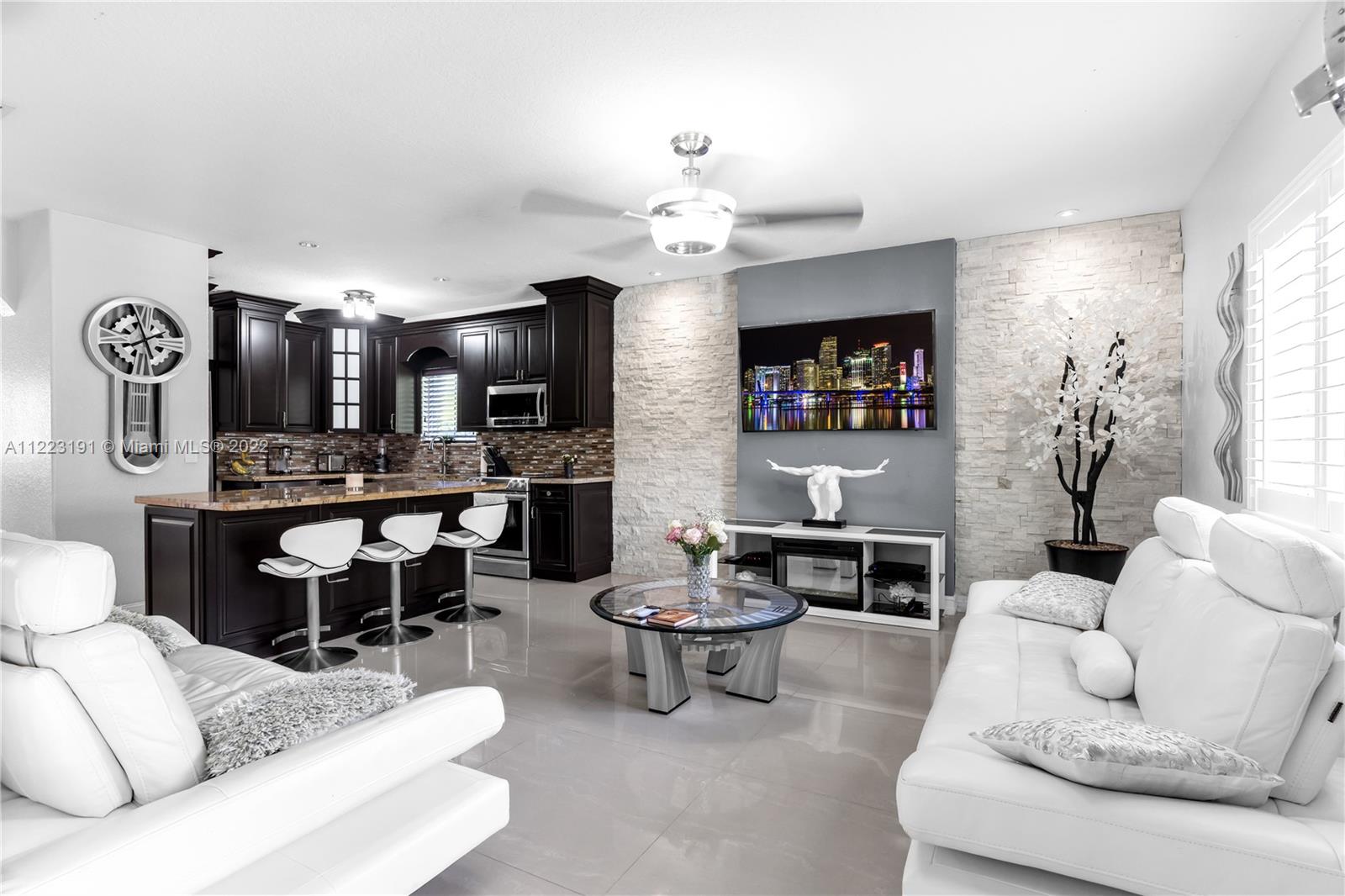 Royal Gardens Estate - Residential