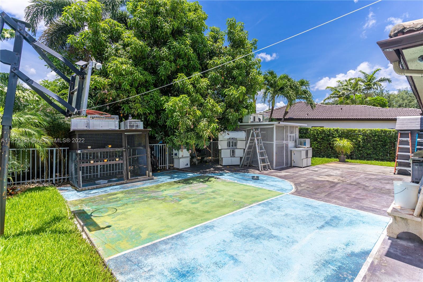 Royal Gardens Estate - Residential