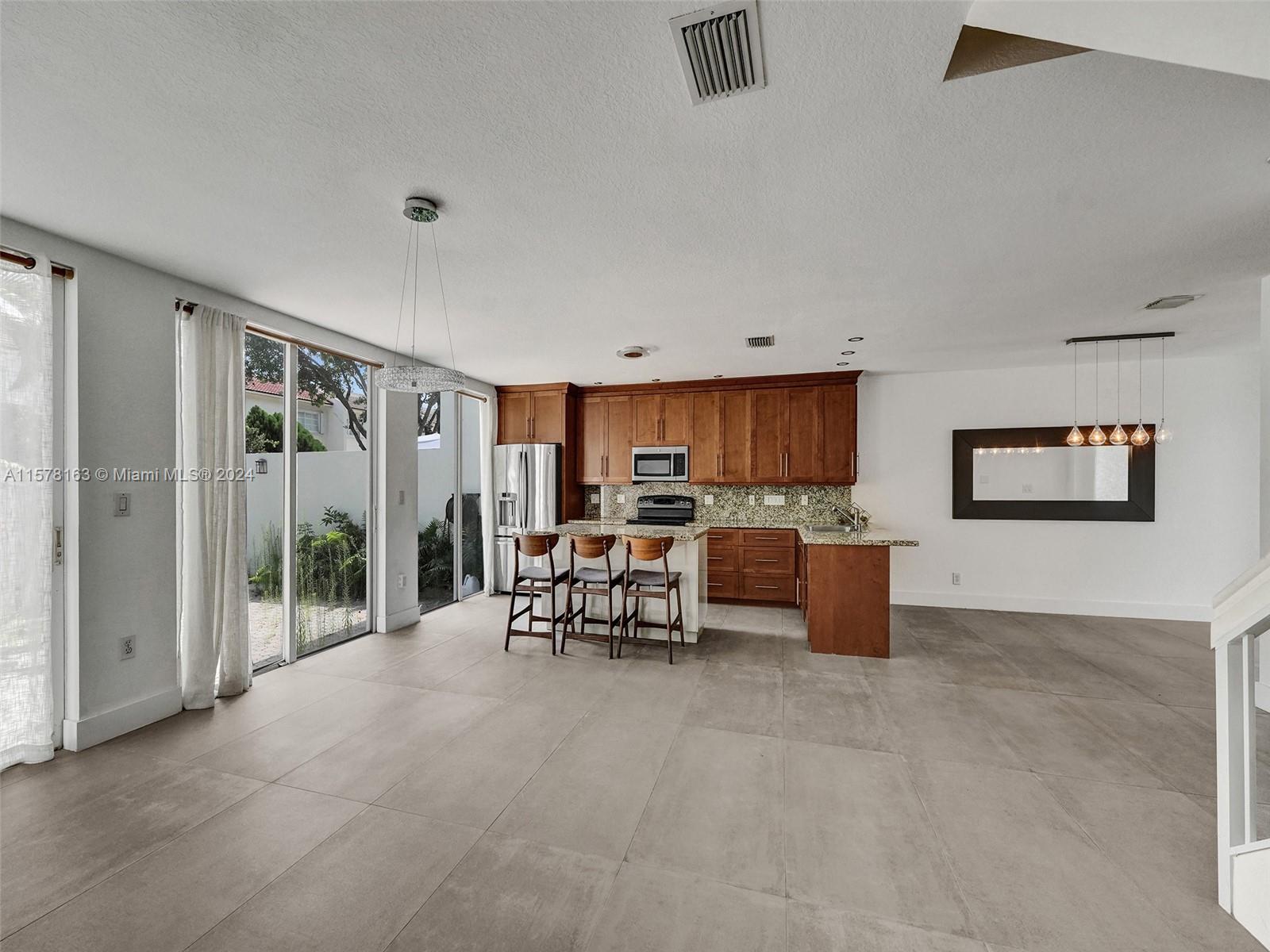 DORAL ISLES ANTIGUA - Residential