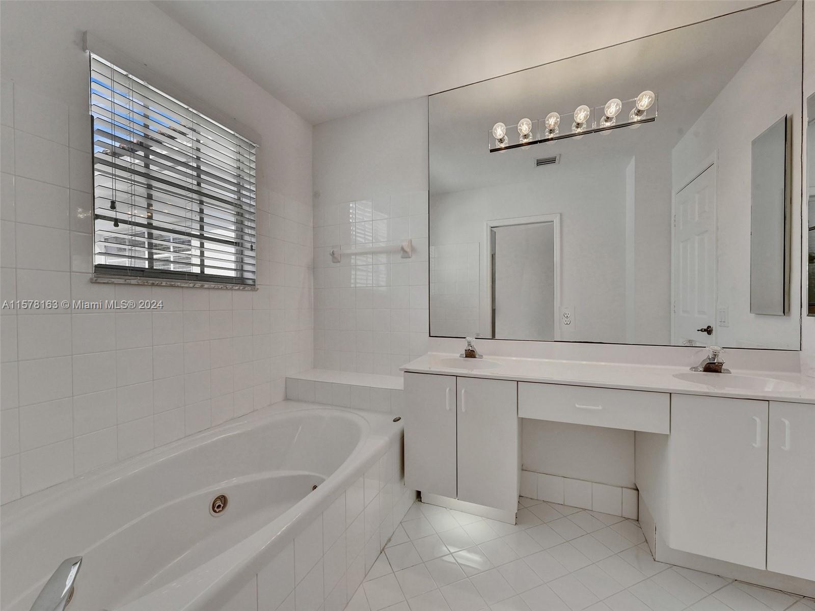 DORAL ISLES ANTIGUA - Residential