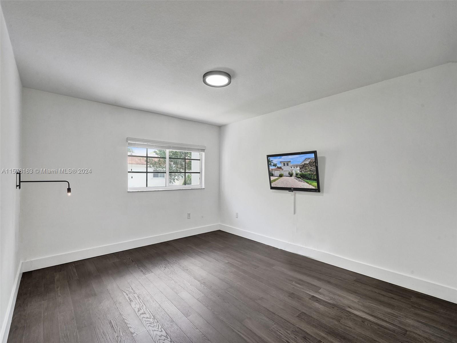 DORAL ISLES ANTIGUA - Residential