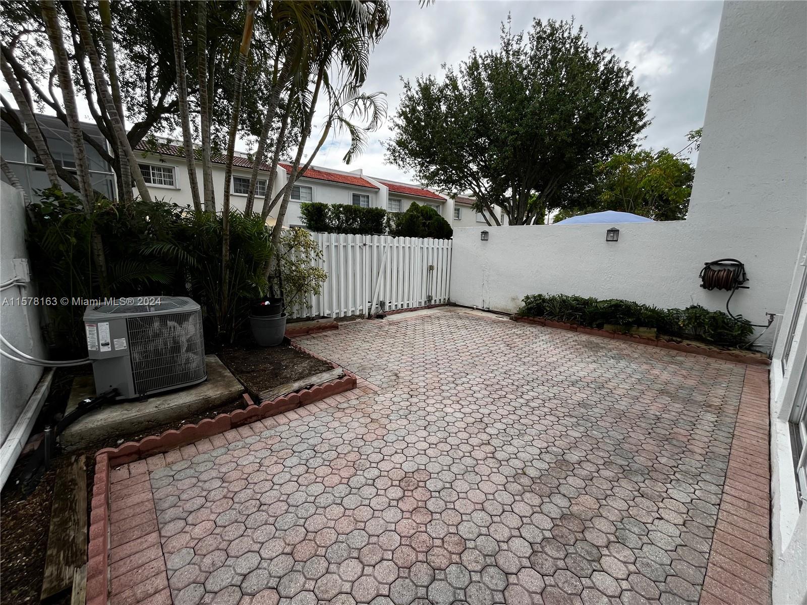 DORAL ISLES ANTIGUA - Residential