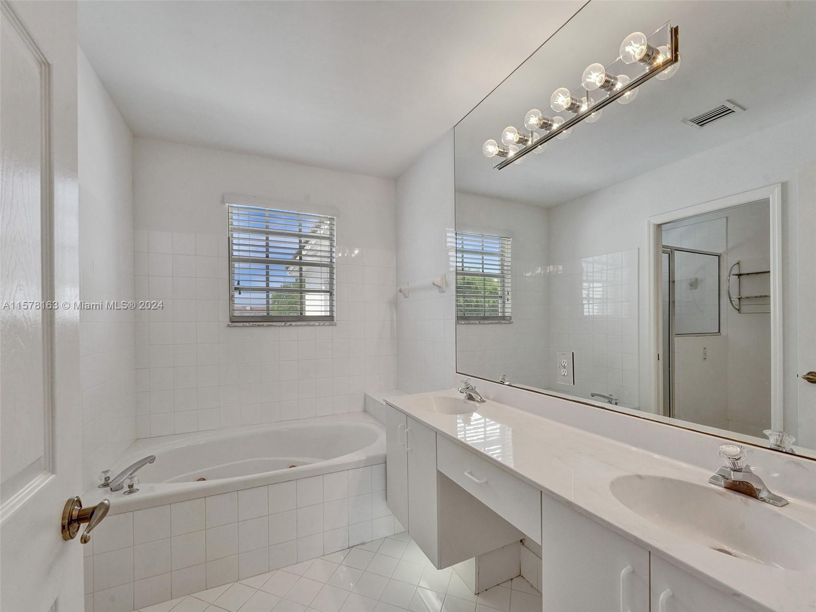 DORAL ISLES ANTIGUA - Residential