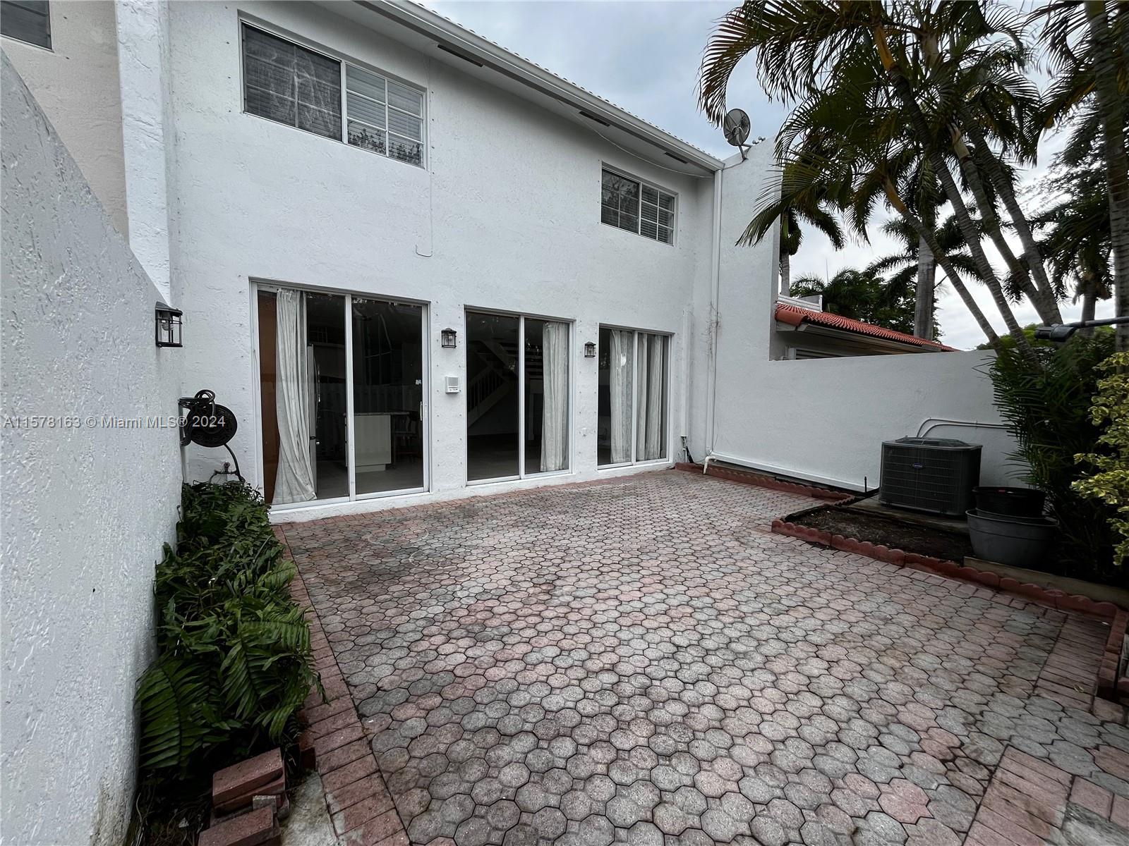 DORAL ISLES ANTIGUA - Residential