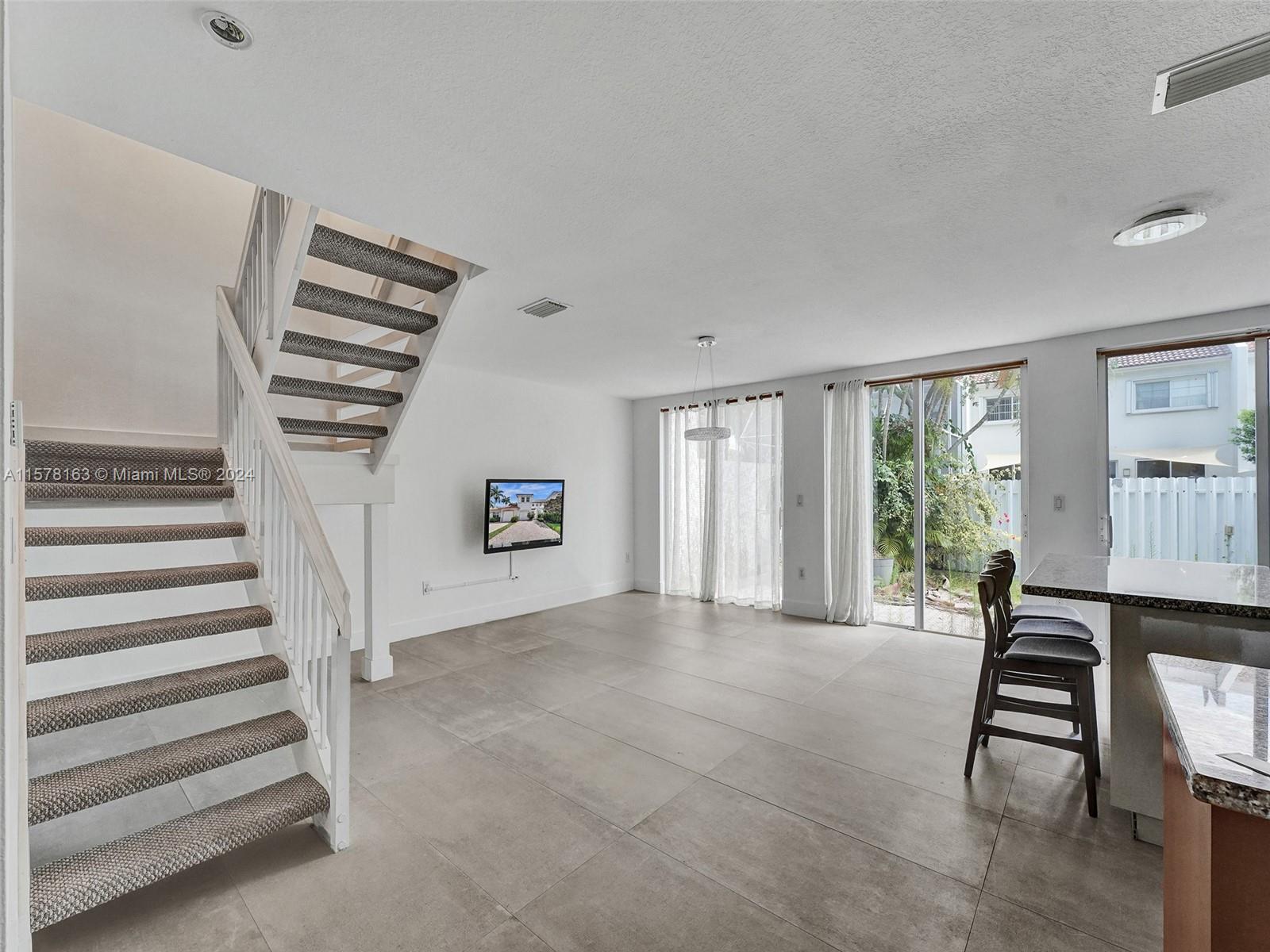 DORAL ISLES ANTIGUA - Residential