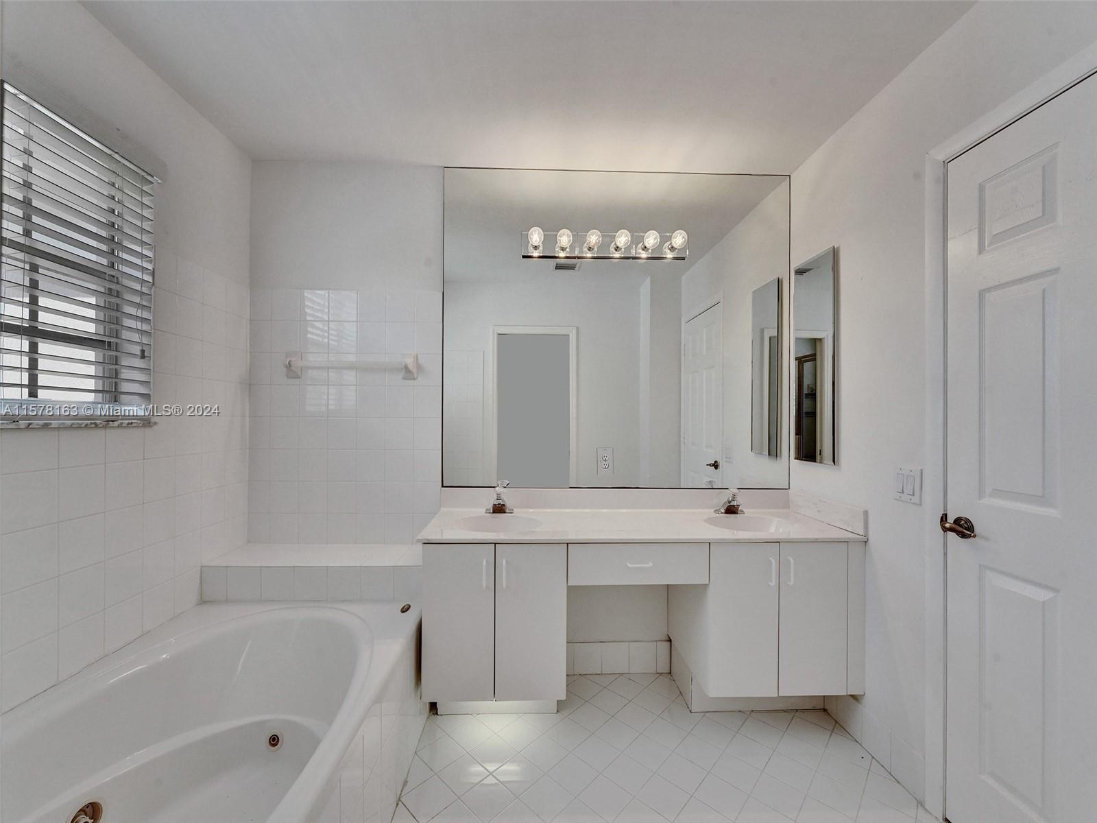 DORAL ISLES ANTIGUA - Residential