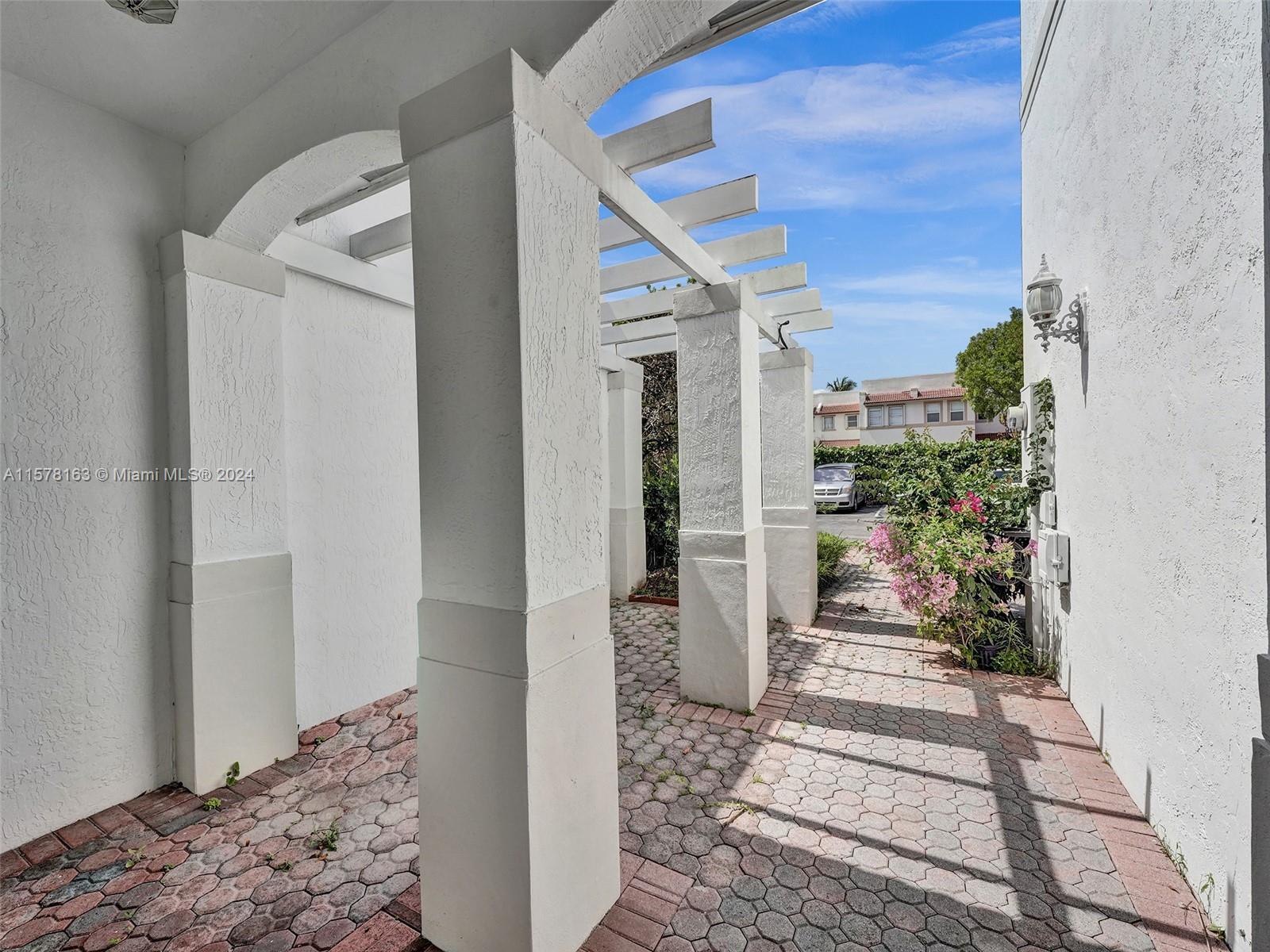 DORAL ISLES ANTIGUA - Residential