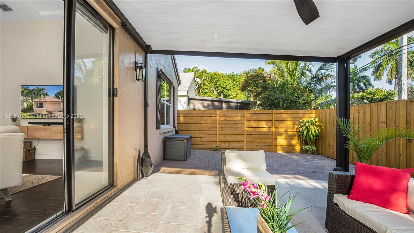 LANDINGS - Residential
