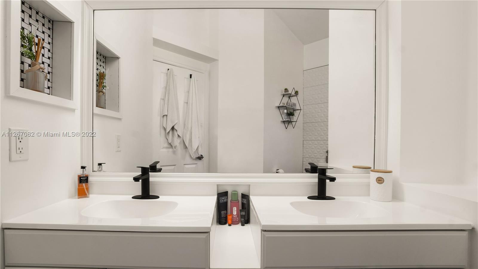 LANDINGS - Residential