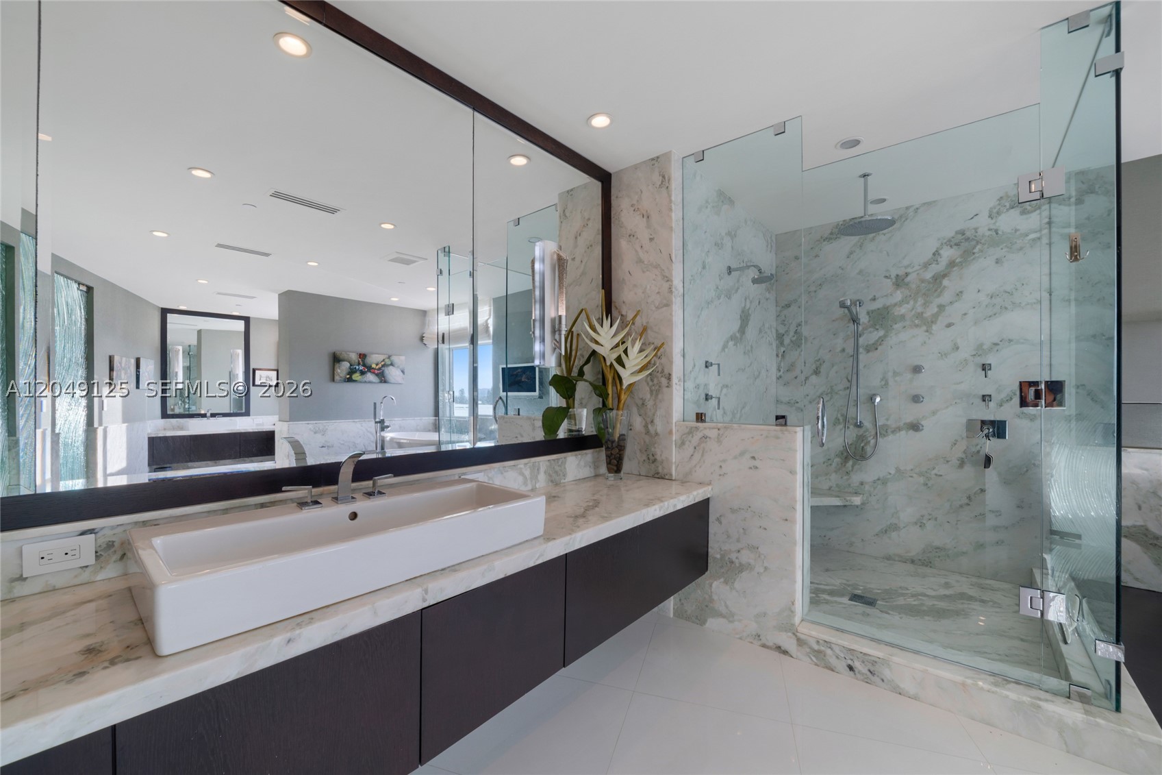 ARAGON CONDO - Residential