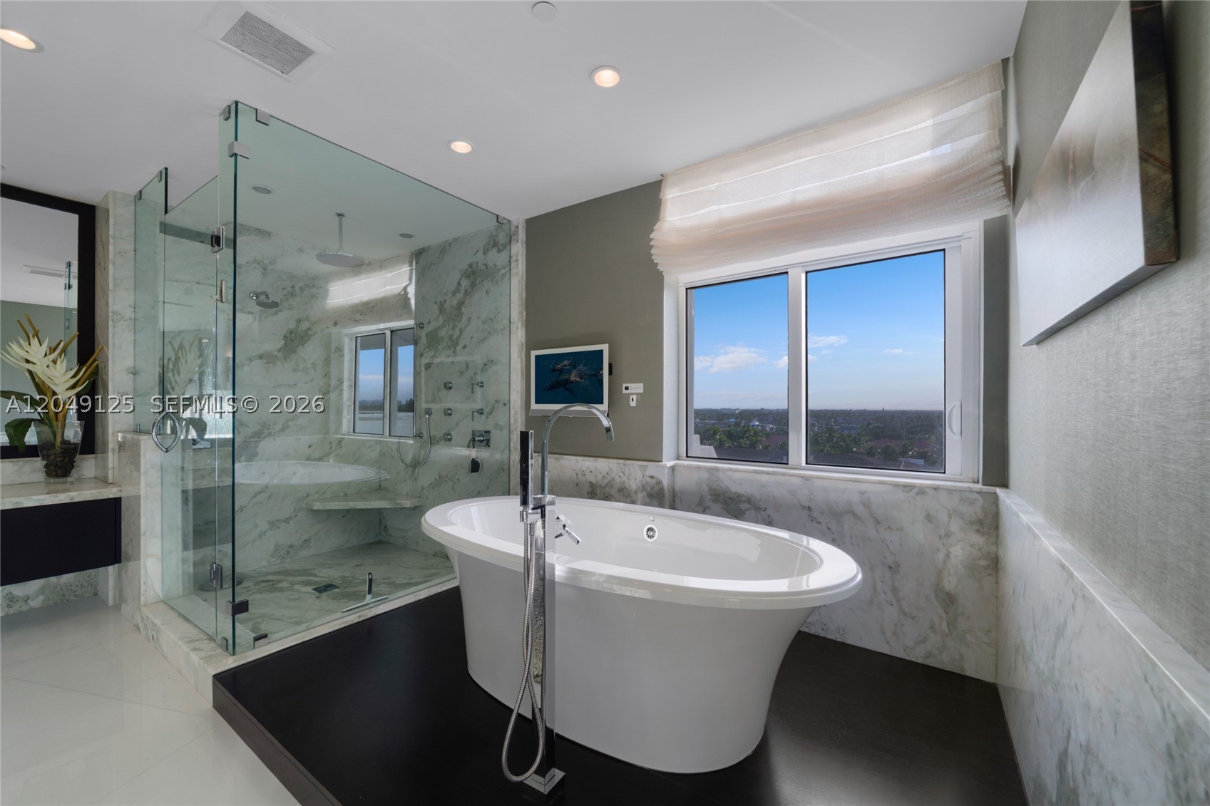 ARAGON CONDO - Residential