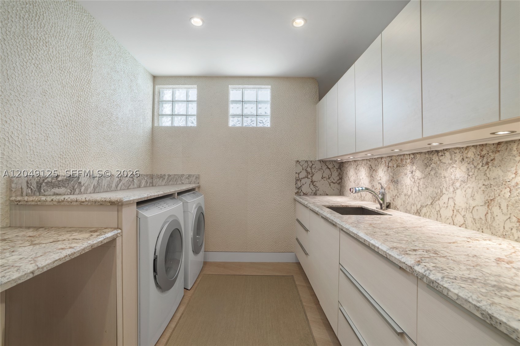ARAGON CONDO - Residential