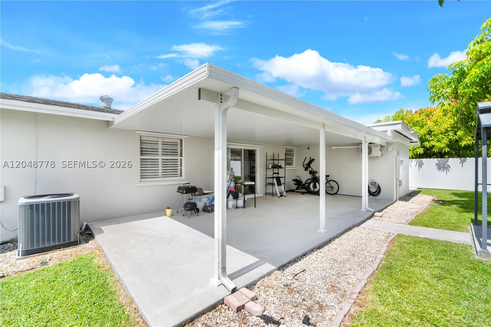 AVOCADO VILLAS - Residential
