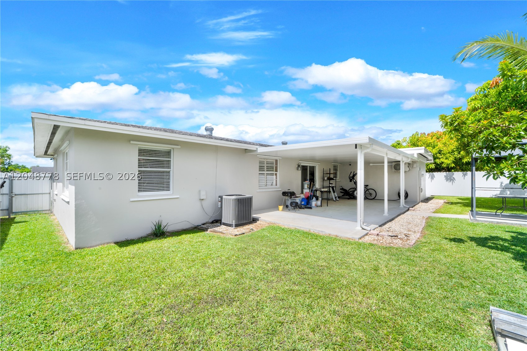 AVOCADO VILLAS - Residential