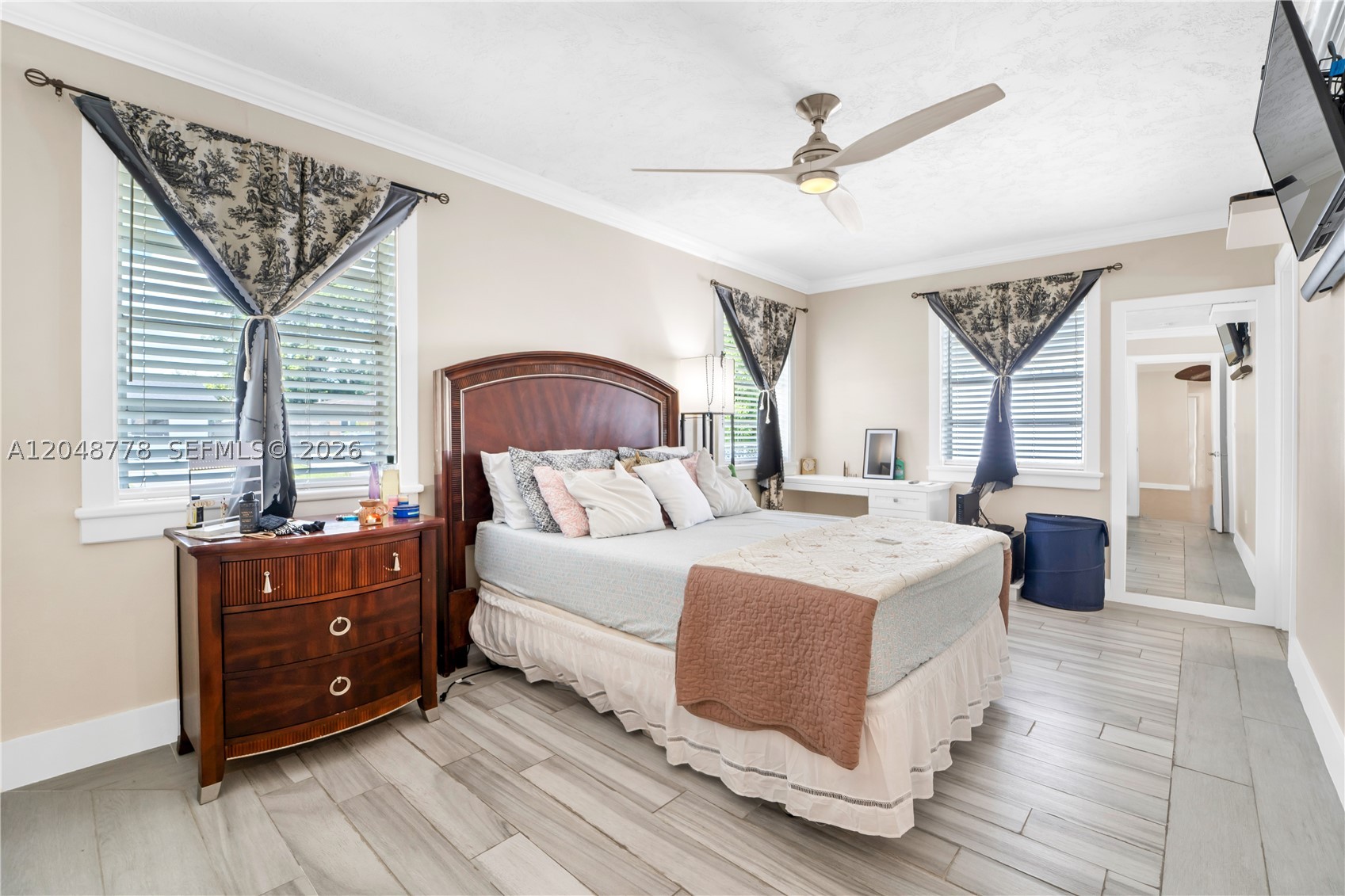 AVOCADO VILLAS - Residential