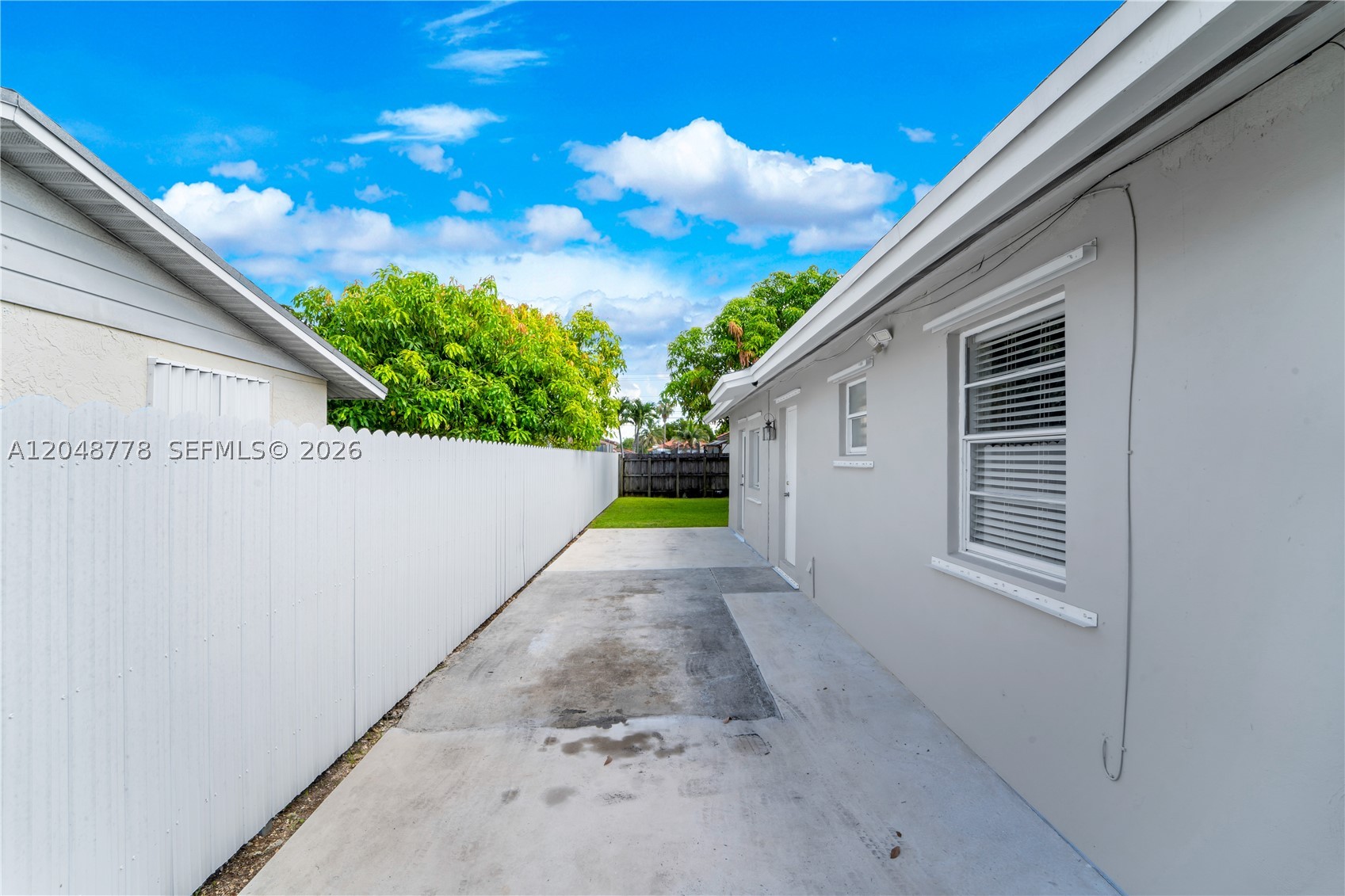 AVOCADO VILLAS - Residential