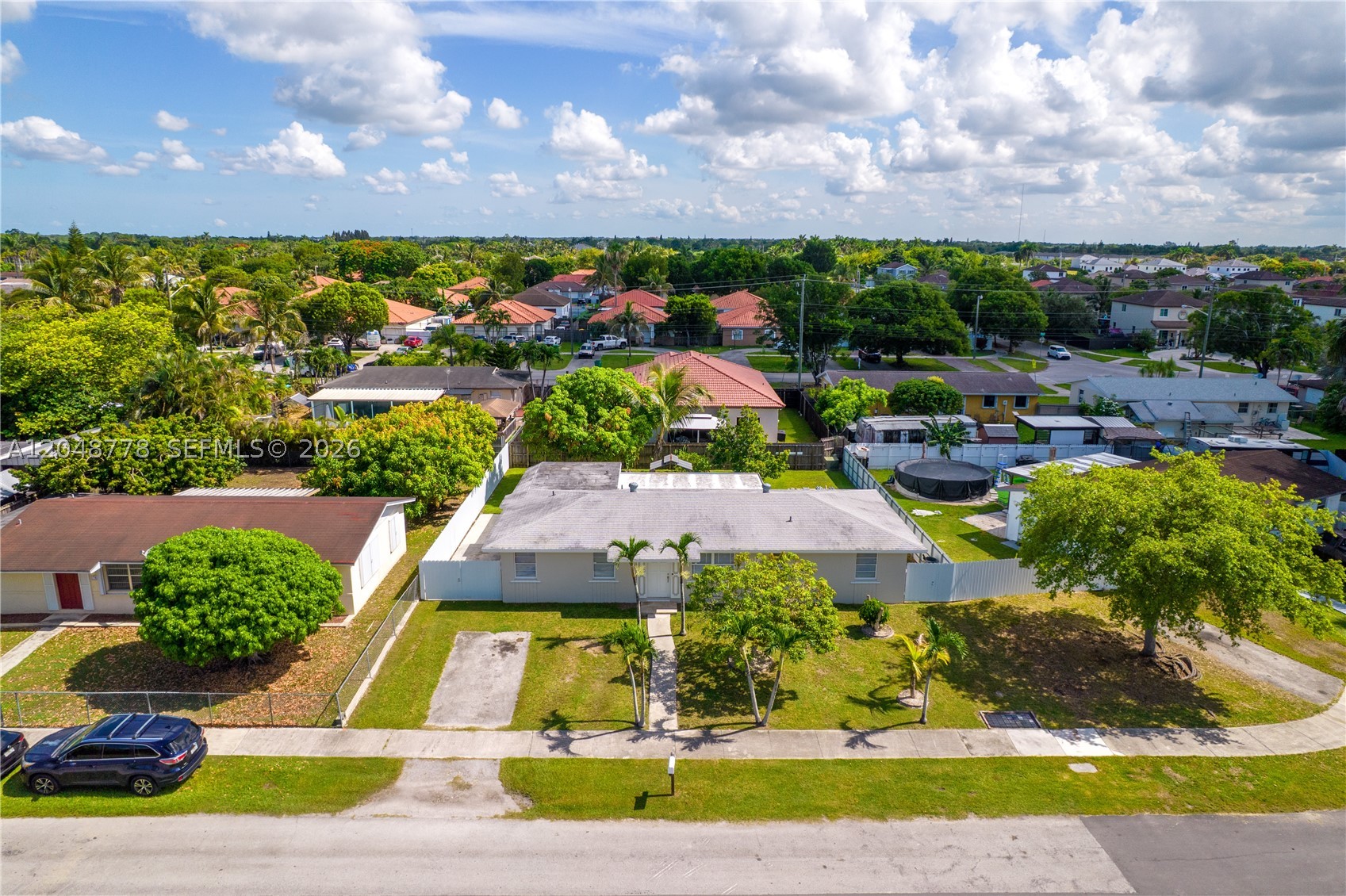 AVOCADO VILLAS - Residential