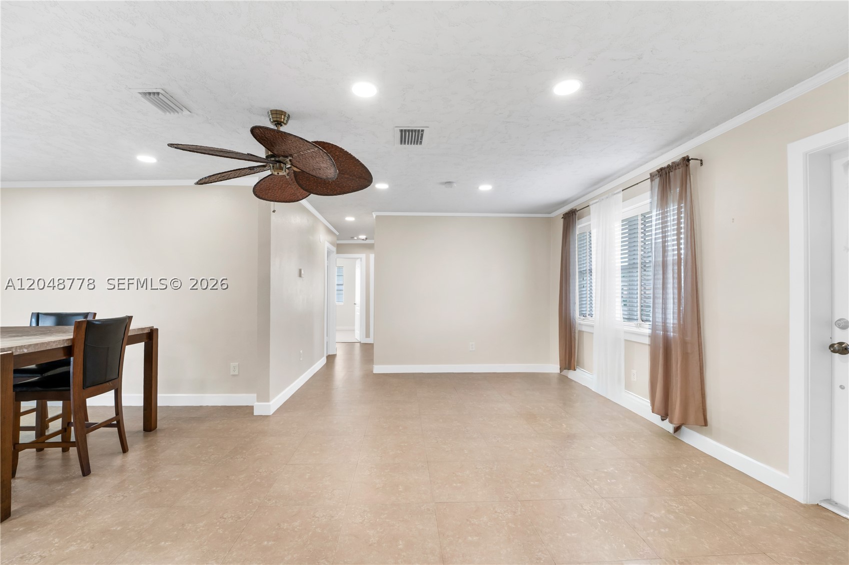 AVOCADO VILLAS - Residential