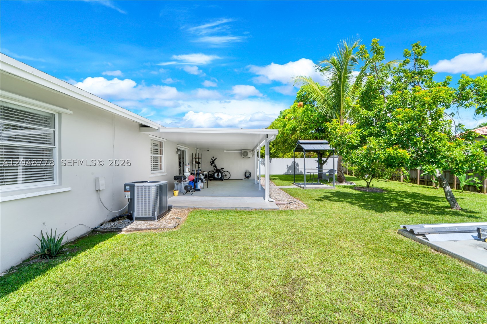 AVOCADO VILLAS - Residential