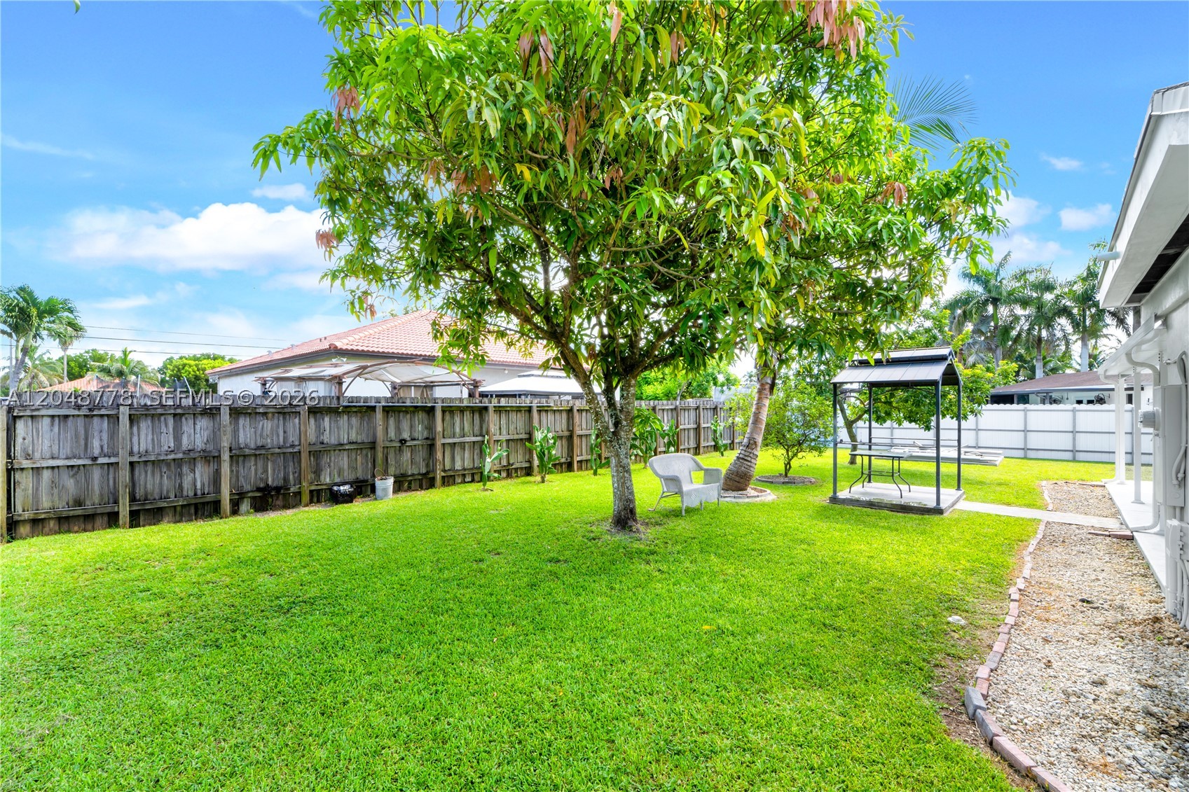 AVOCADO VILLAS - Residential