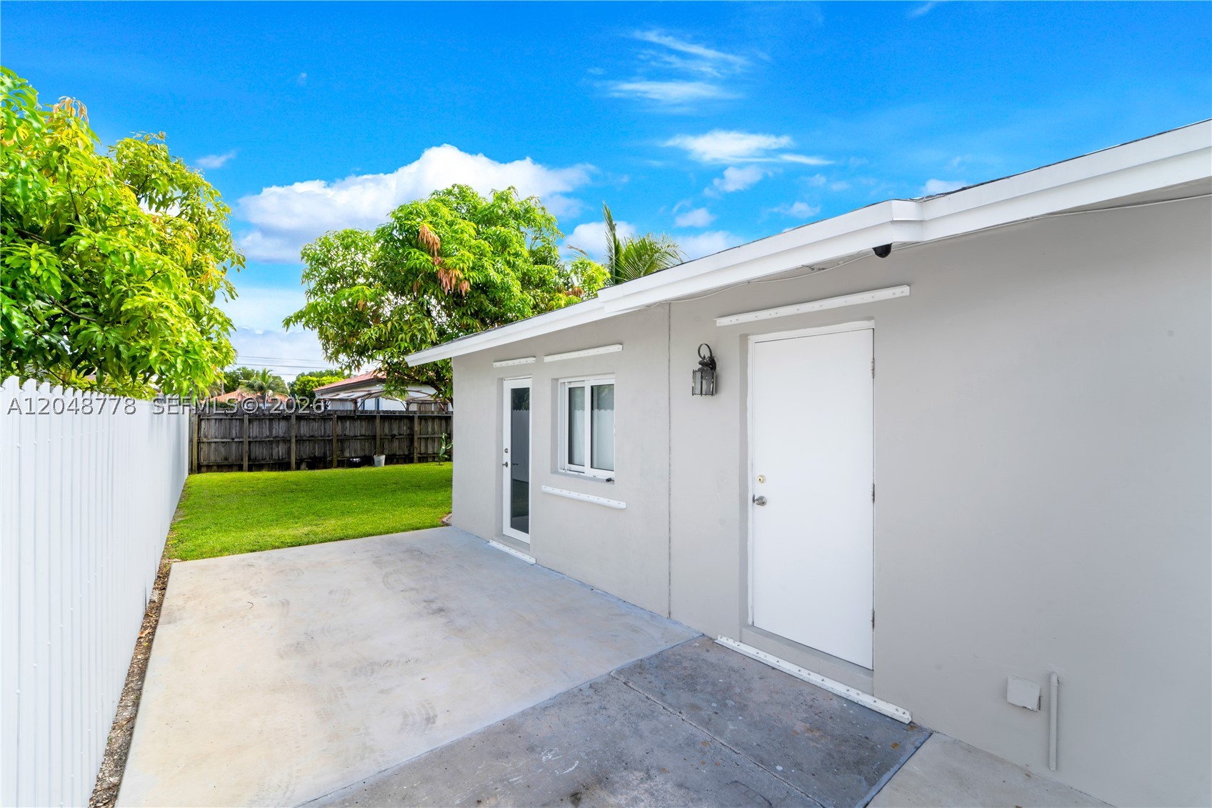 AVOCADO VILLAS - Residential