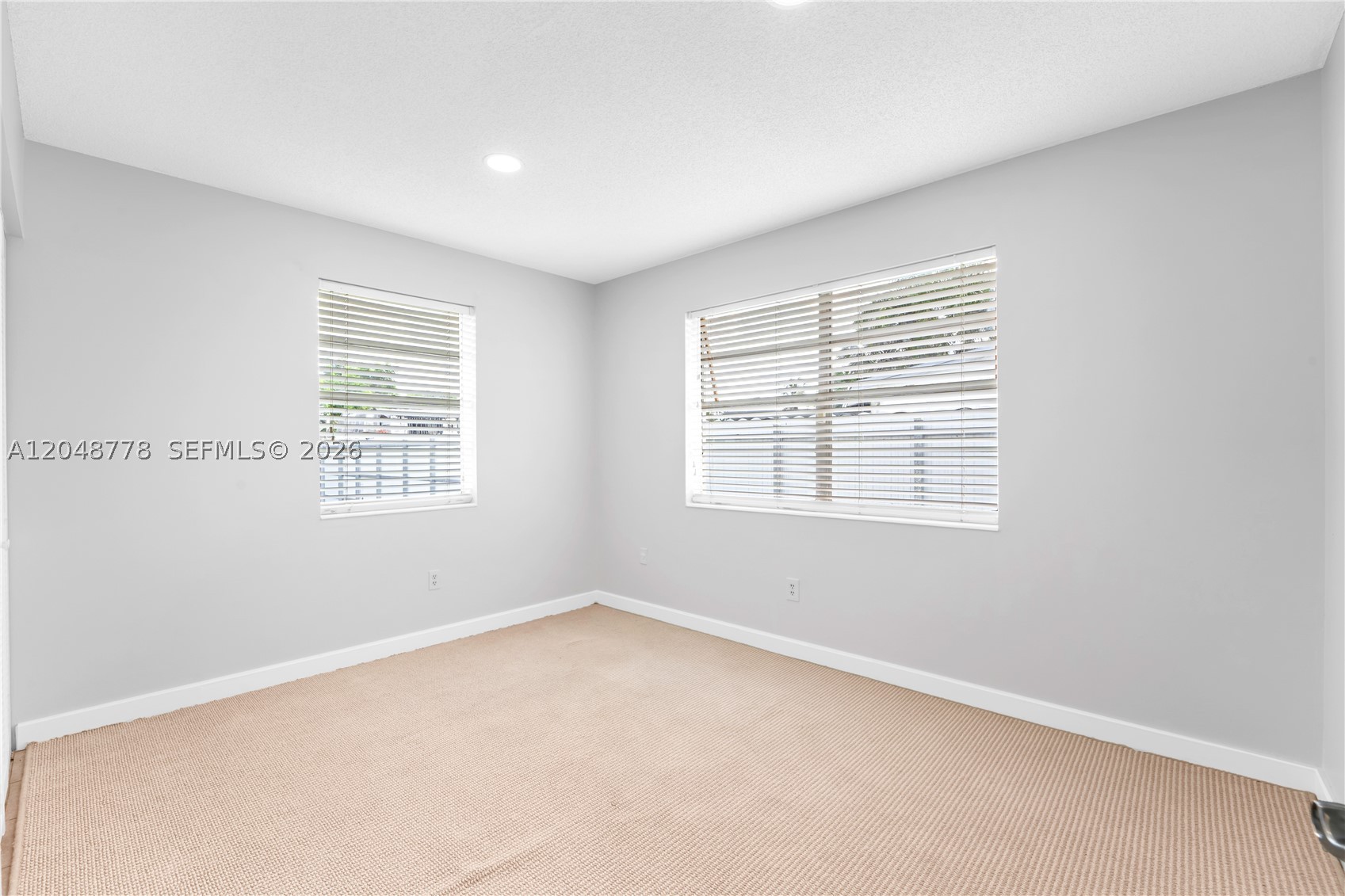 AVOCADO VILLAS - Residential