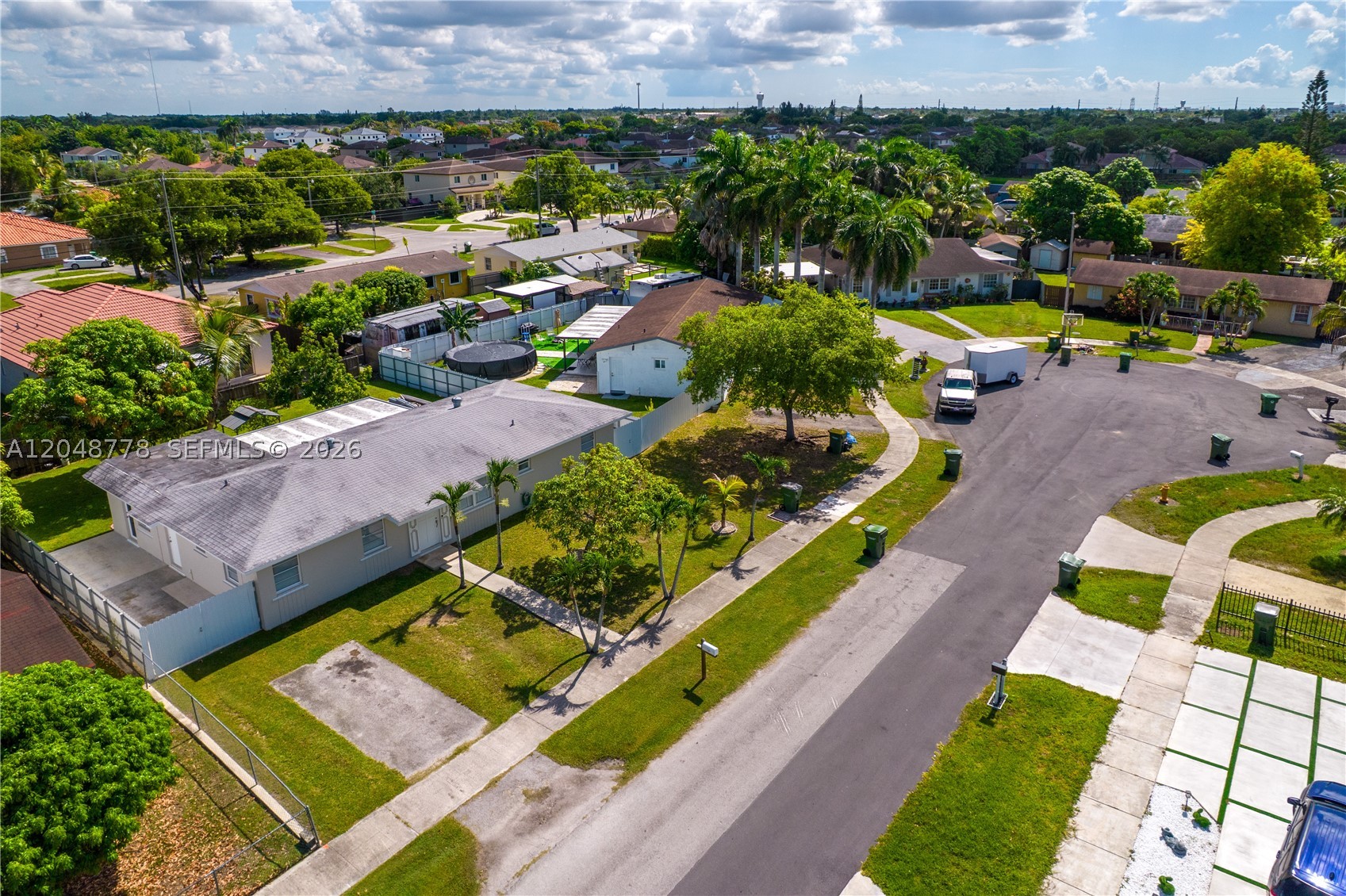 AVOCADO VILLAS - Residential