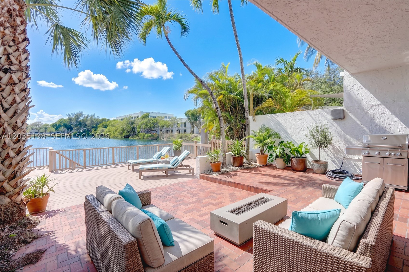 MARINA LAKES TOWNHOUSES - Residential