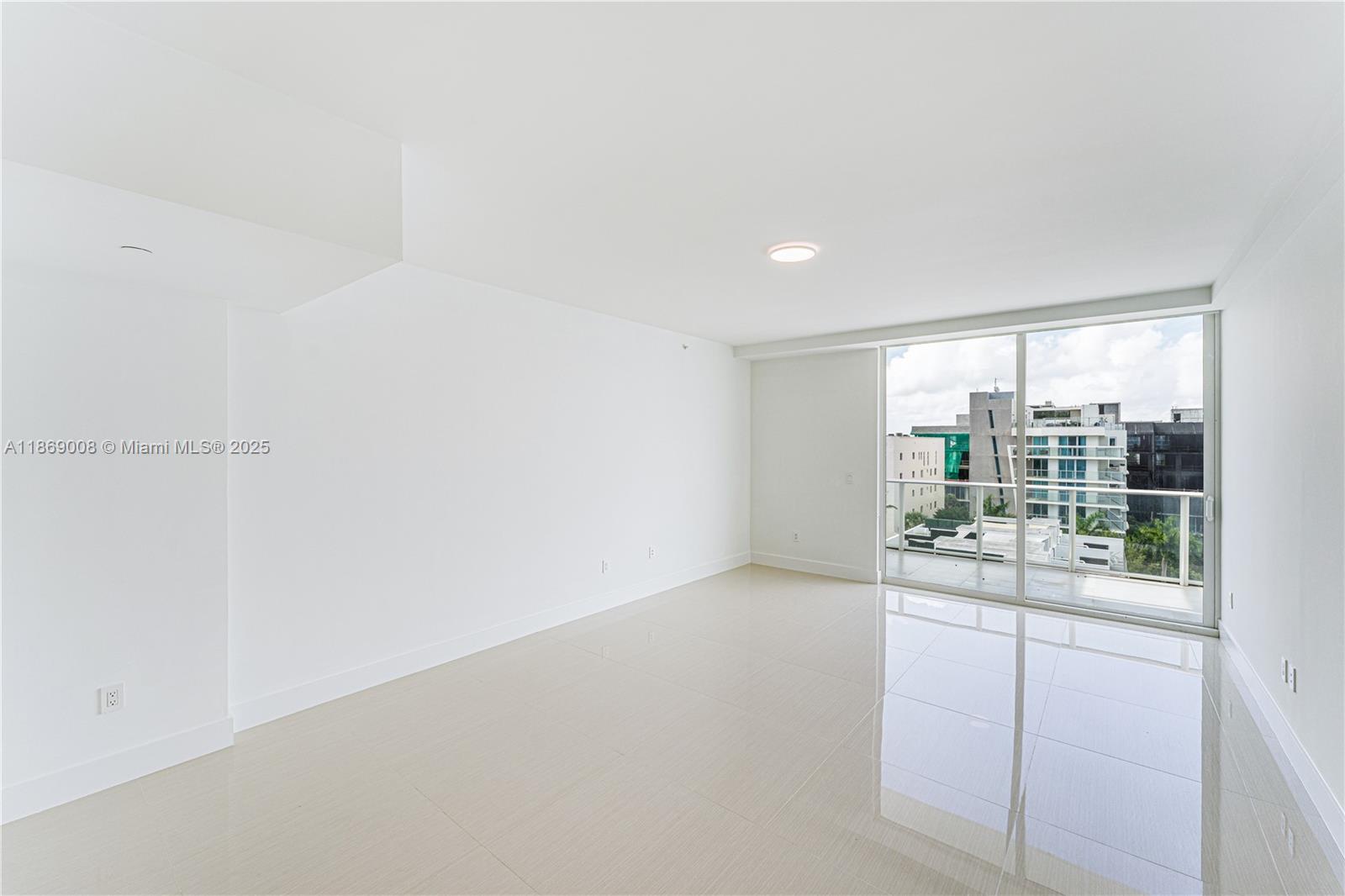 LE JARDIN HOUSE CONDO - Residential