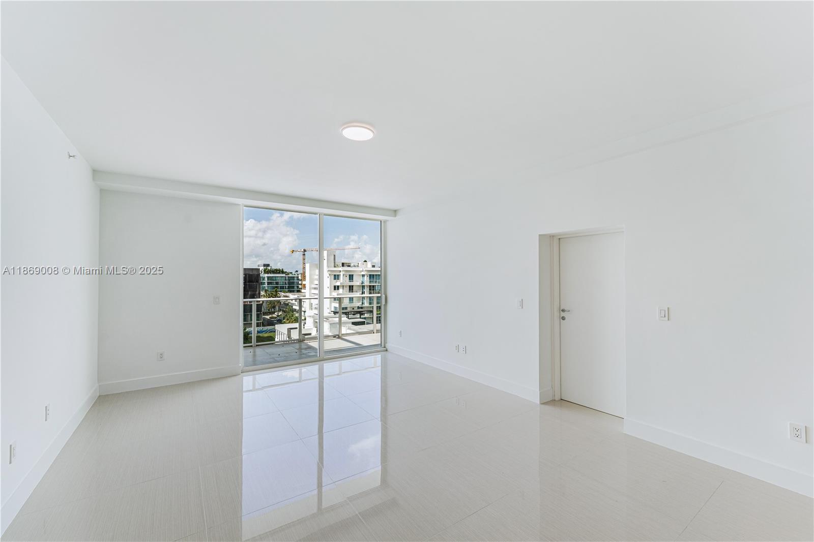 LE JARDIN HOUSE CONDO - Residential