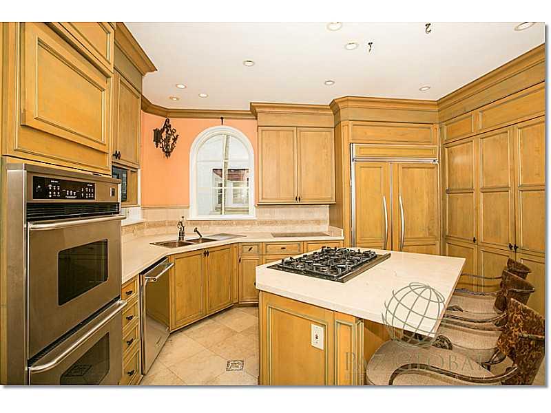 1 53 41   6 53 42 MIAMI S - Residential Lease