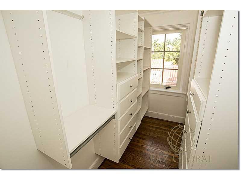 1 53 41   6 53 42 MIAMI S - Residential Lease