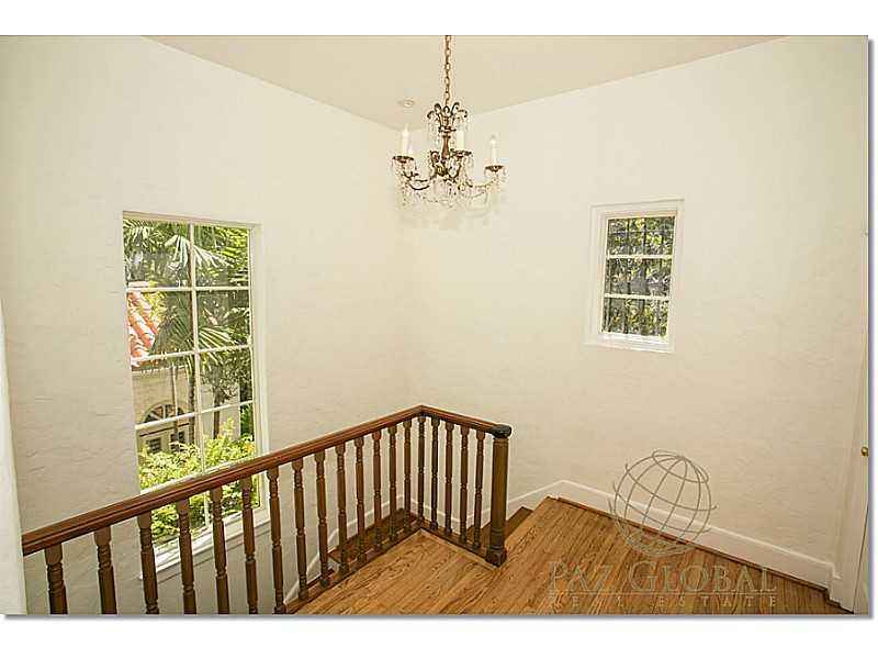 1 53 41   6 53 42 MIAMI S - Residential Lease