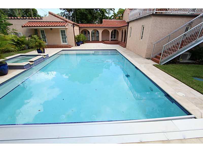 1 53 41   6 53 42 MIAMI S - Residential Lease