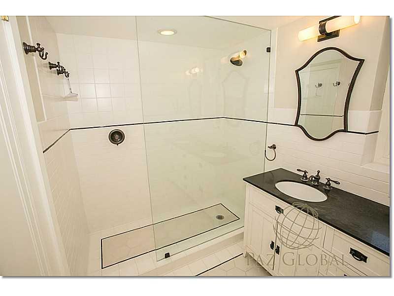 1 53 41   6 53 42 MIAMI S - Residential Lease