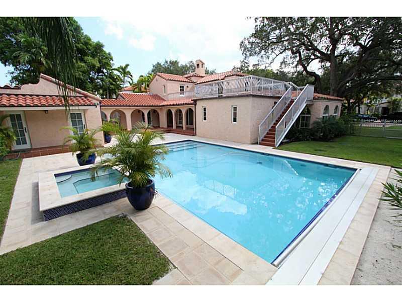 1 53 41   6 53 42 MIAMI S - Residential Lease