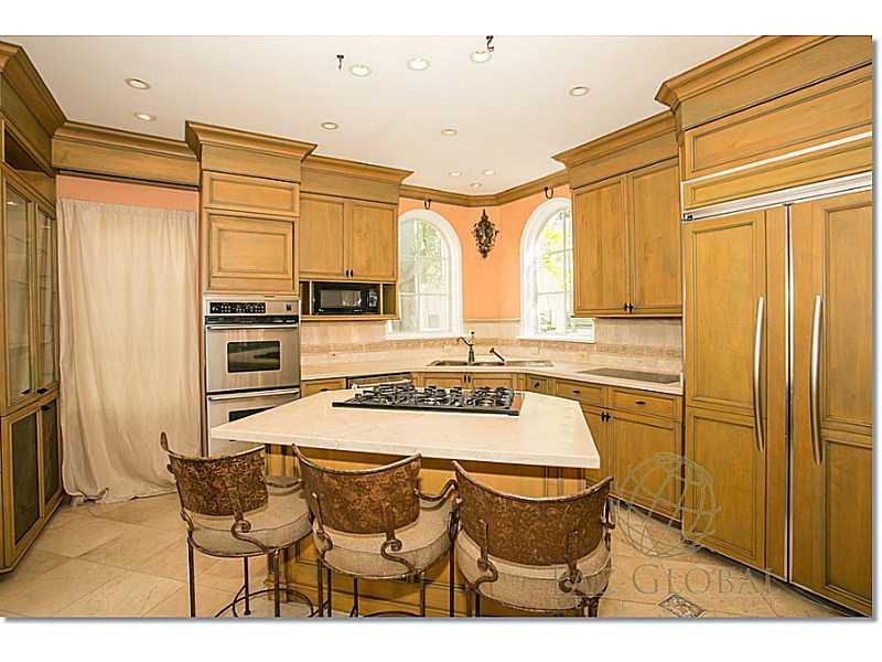 1 53 41   6 53 42 MIAMI S - Residential Lease